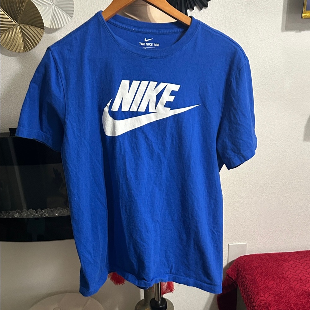 Nike Men's Tee in Vibrant Blue
